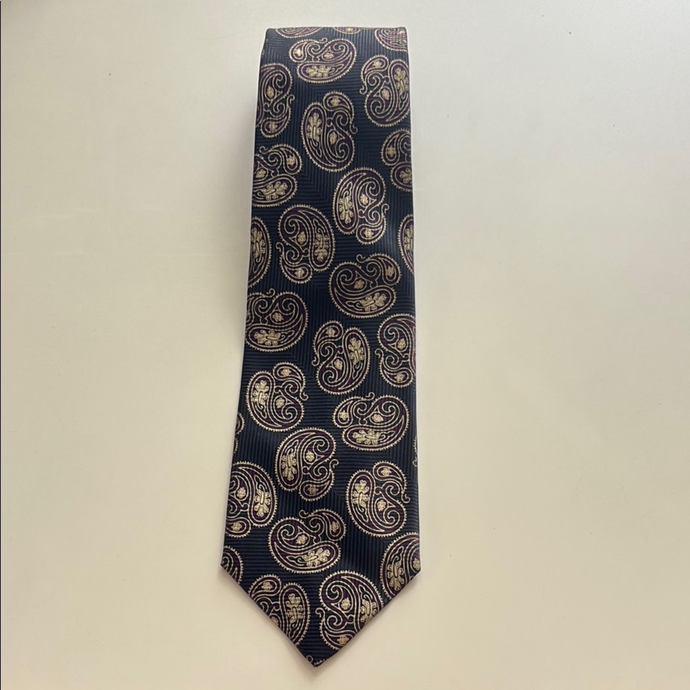 Gianfranco Ferre Gold and Black Tie Paisley Design